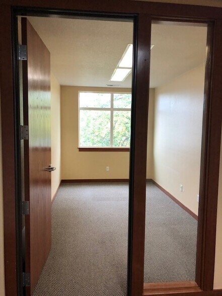 More Photos Of 3506 SE 66th Ave, Portland Storefront Retail Office For Lease