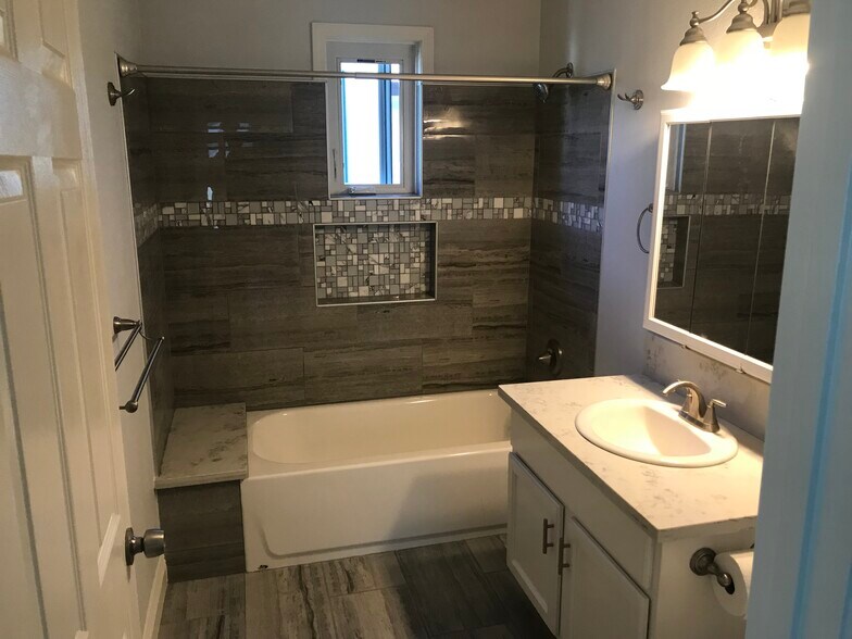More Photos Of 2620 T St, Sacramento Storefront Retail Residential For Sale