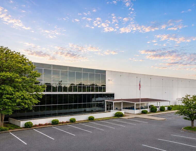 More Photos Of 351-355 Crestmont Dr, Fort Mill Warehouse For Lease