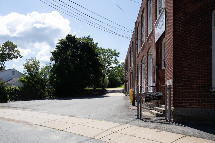 More Photos Of 15 Shaw St, Fall River Manufacturing For Lease