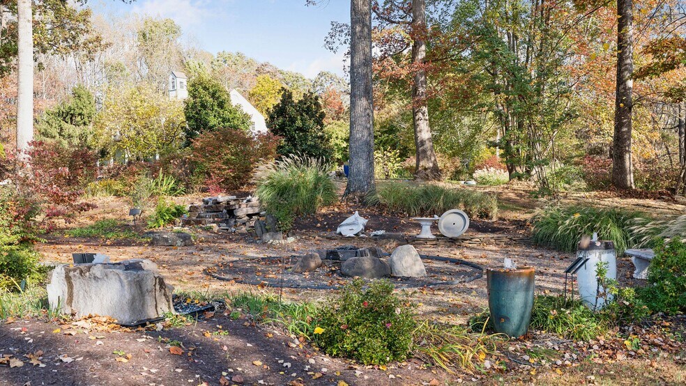 More Photos Of 5309 S Seminole Trl, Madison Storefront For Sale