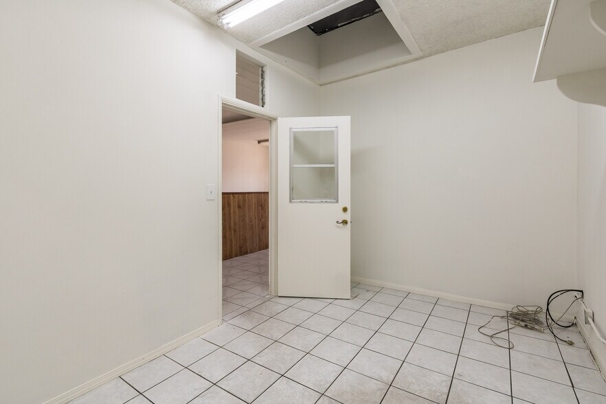 More Photos Of 9623 Venice Blvd, Culver City Storefront For Sale