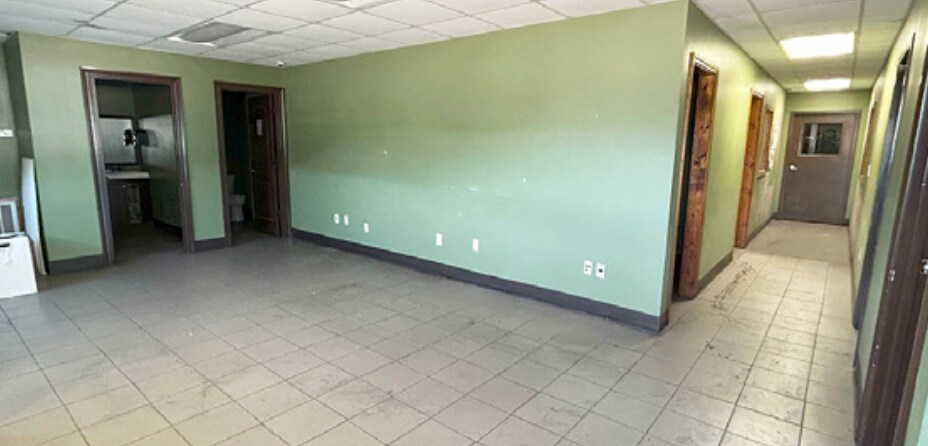 More Photos Of 149 Becknell St, Pearl Warehouse For Lease
