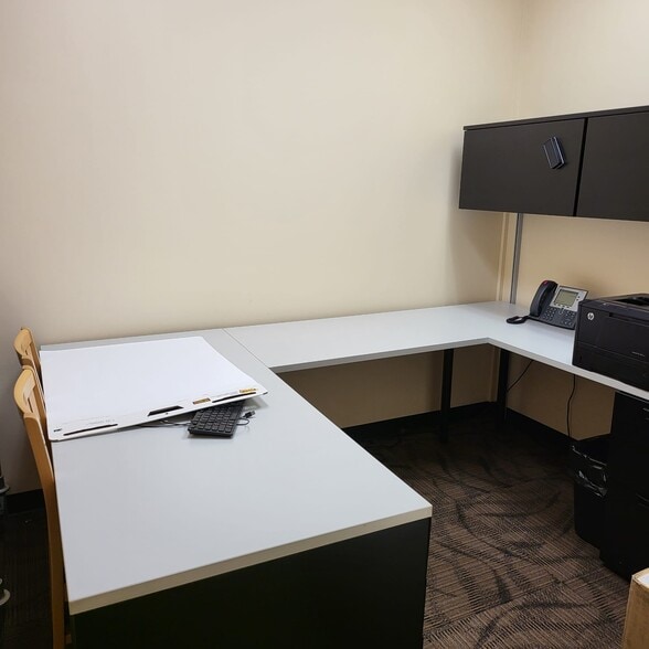 More Photos Of 3500 Gateway Centre Blvd, Morrisville Light Distribution For Lease