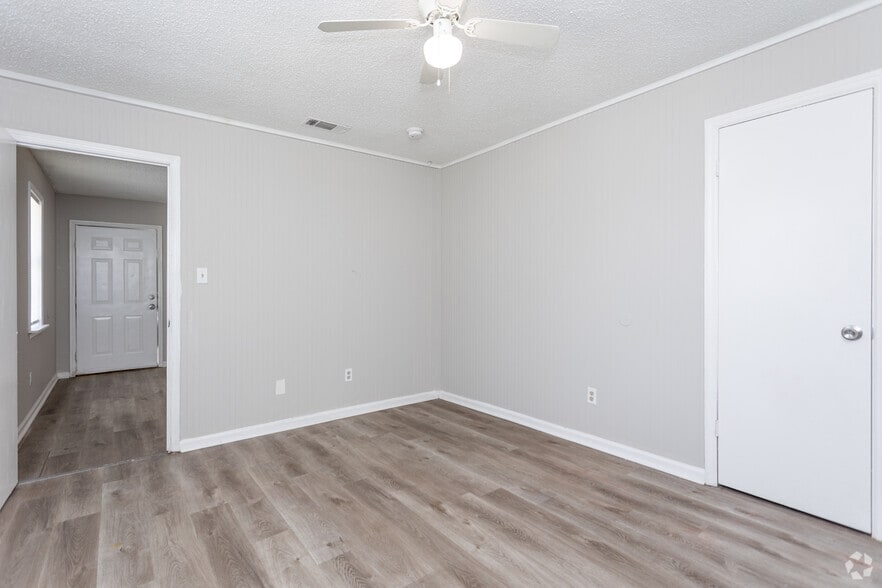 More Photos Of 1008 Blakely Ct, Albany Multifamily For Sale