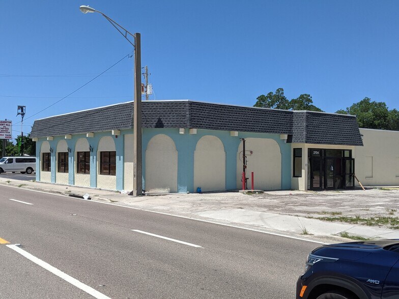 More Photos Of 2704 14th St, Bradenton Freestanding For Lease