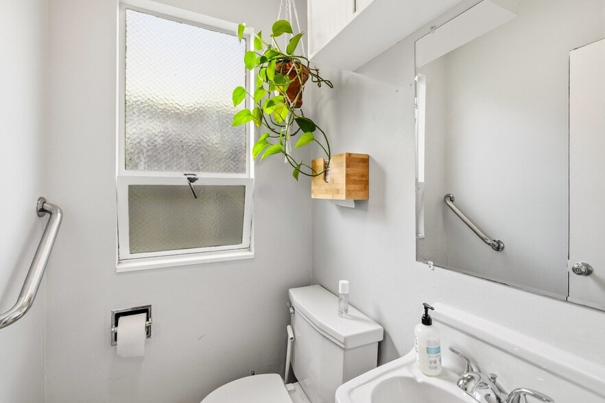 More Photos Of 3021 Telegraph Ave, Berkeley Medical For Sale