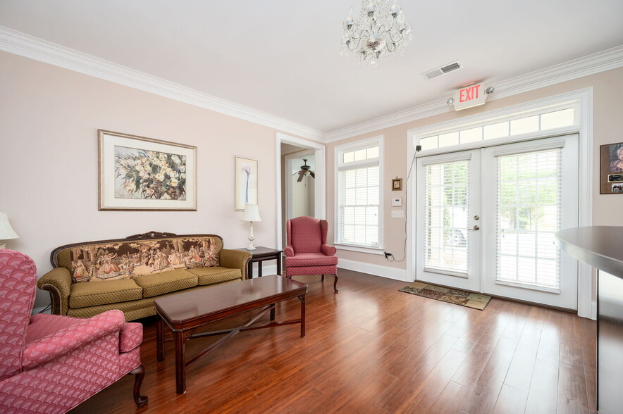 More Photos Of 5102 Covington Hwy, Decatur Medical For Sale