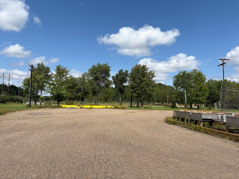 More Photos Of 555 W 25th St, Hibbing Manufacturing For Sale