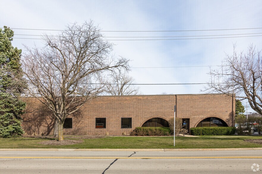 More Photos Of 747-797 S Glenn Ave, Wheeling Warehouse For Lease