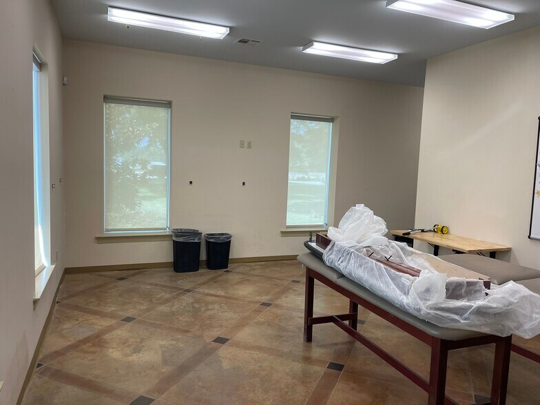 More Photos Of 15475 Airline Hwy, Baton Rouge Medical For Lease