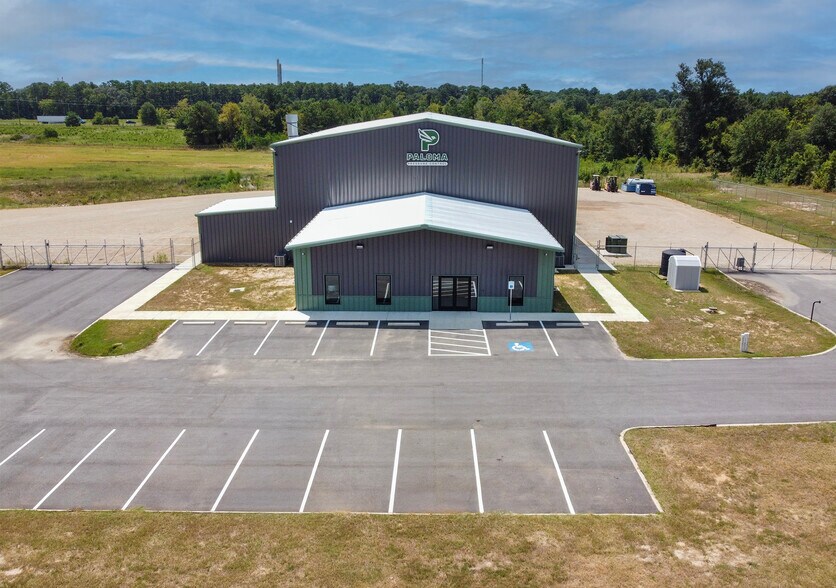 More Photos Of 2302 Neiman Marcus Pky, Longview Industrial For Sale