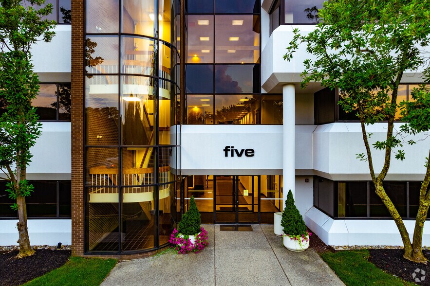 More Photos Of 5 Neshaminy Interplex, Trevose Office For Lease