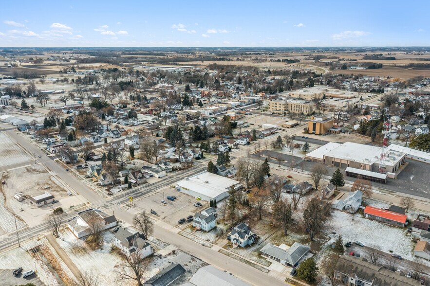 More Photos Of 331 E Center St, Juneau Storefront For Sale