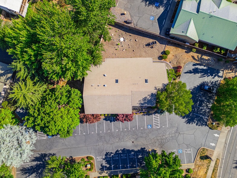 More Photos Of 873 NE 7th St, Grants Pass Medical For Lease