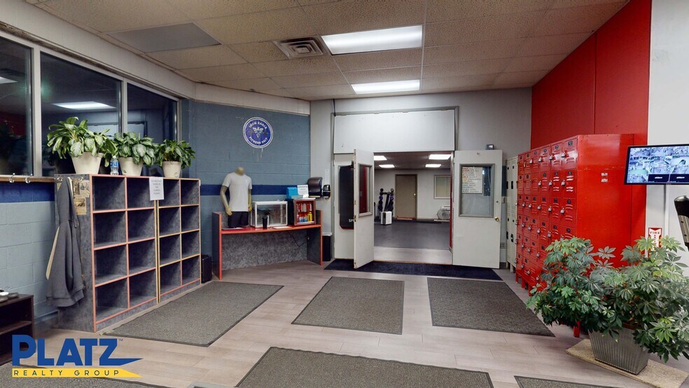 More Photos Of 125 E Liberty St, Hubbard Auto Dealership For Sale