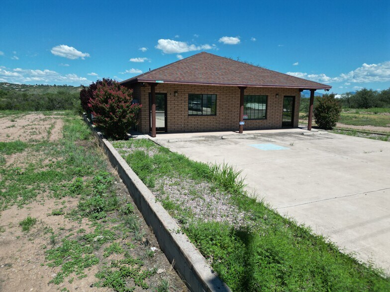 More Photos Of 1157 Circulo Mercado, Nogales Medical For Sale