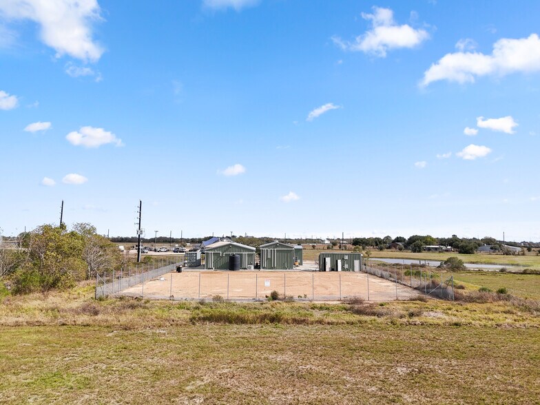 More Photos Of 16640 Highway 36, Needville Industrial For Lease
