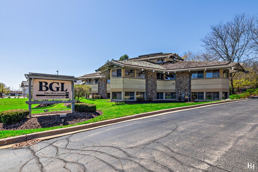 Primary Photo Of 970 McHenry Ave, Crystal Lake Medical For Sale