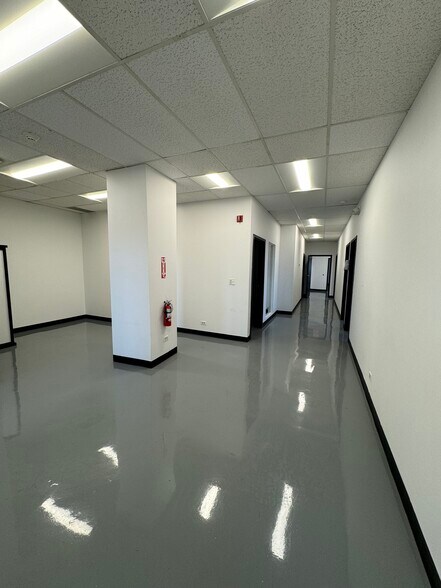 More Photos Of 121 S Wilke Rd, Arlington Heights Medical For Lease