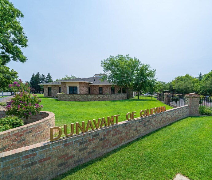 More Photos Of 8221-8227 N Fresno St, Fresno Office Residential For Lease