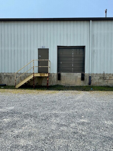 More Photos Of 2514 C-2514 E N Fayetteville St, Randleman Warehouse For Lease