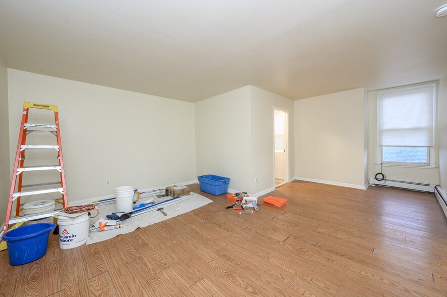 More Photos Of 122 S Rosewell Ave, South Amboy Apartments For Sale