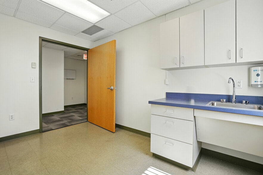 More Photos Of 91 Washington St, Taunton Medical For Lease