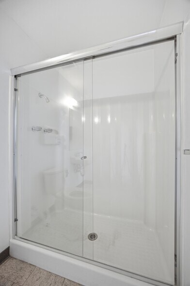 More Photos Of 844 E Sahara Ave, Las Vegas Loft Creative Space For Lease