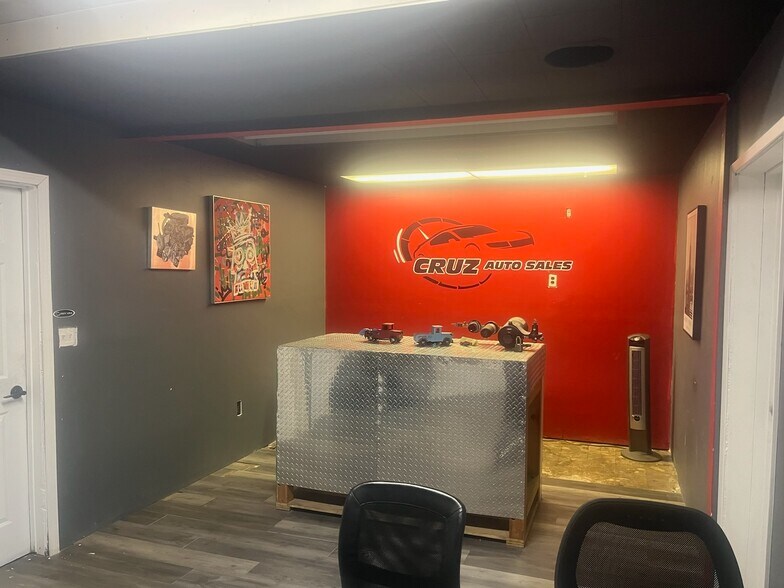 More Photos Of 26035 Baseline, San Bernardino Freestanding For Lease