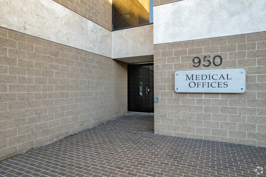 More Photos Of 950 S Arroyo Pky, Pasadena Medical For Sale