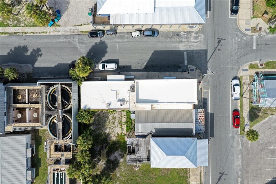 More Photos Of 7050 C St, Cedar Key Office Residential For Sale