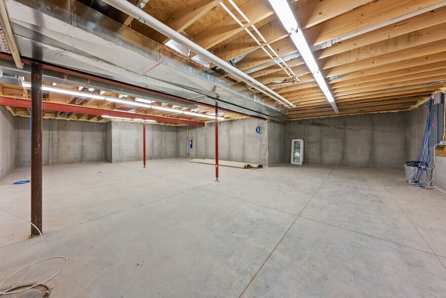 More Photos Of 616 Lana Dr, Cameron Office For Sale