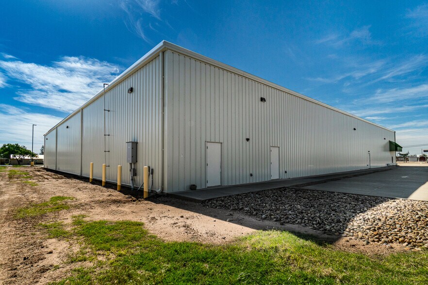 More Photos Of 908 NW 6th St, Tulia Freestanding For Sale