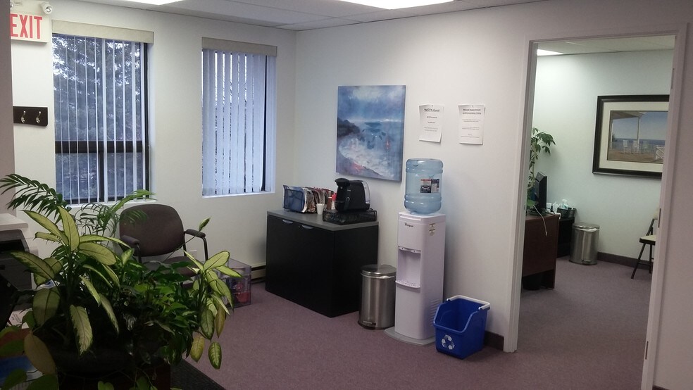 More Photos Of 21 Concourse Gate, Ottawa Office For Lease