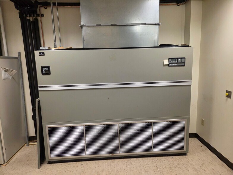 More Photos Of 1550 Innovation Way, Hartford Flex For Lease