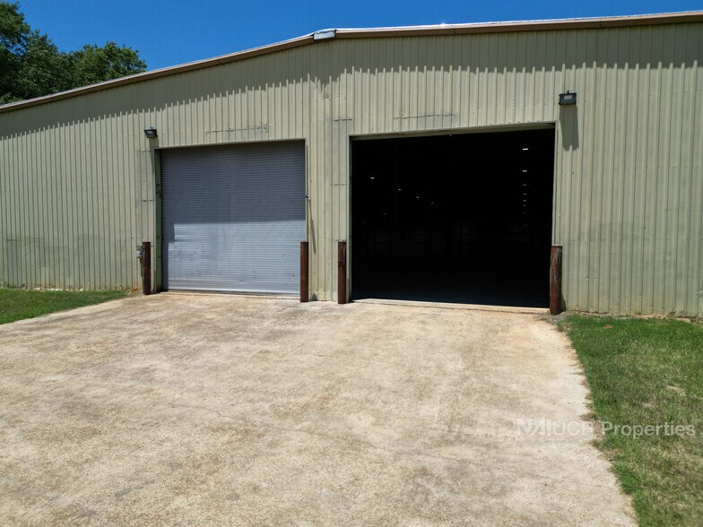 More Photos Of 405 Commerce Park Ave, Canton Warehouse For Lease