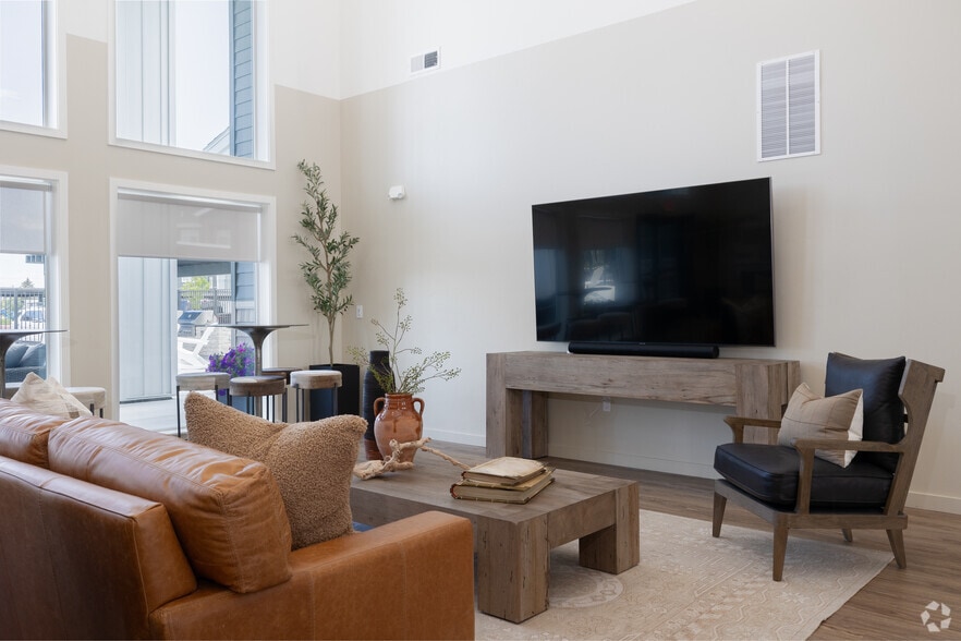 More Photos Of 3040 S South Fork Blvd, Idaho Falls Apartments For Sale