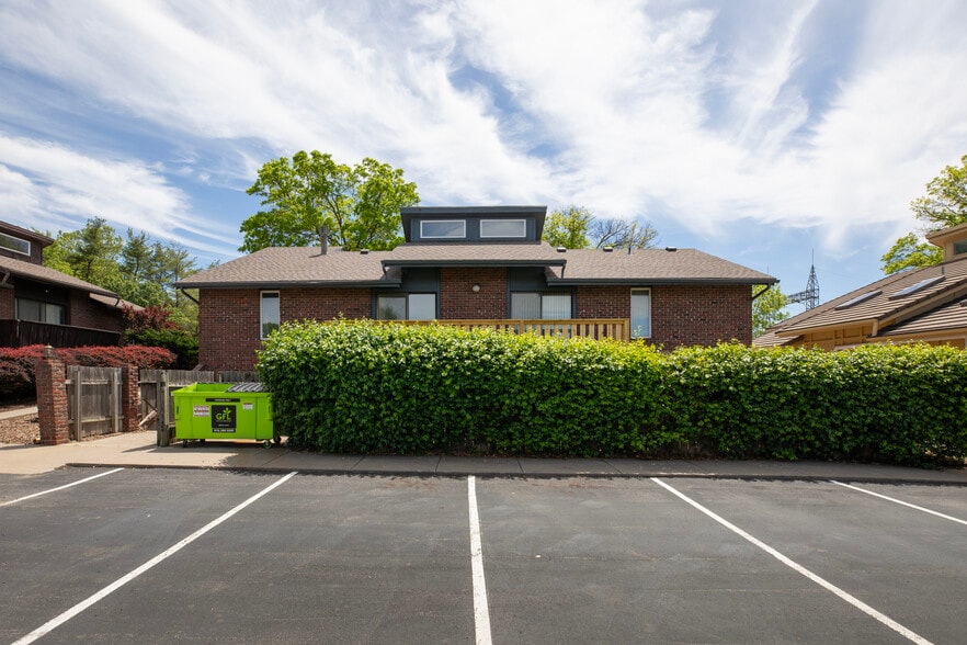 More Photos Of 4600 W 90th Ter, Prairie Village Loft Creative Space For Sale