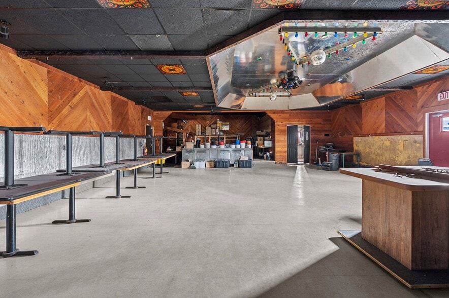 More Photos Of 1204 18th St, Two Rivers Bar For Sale