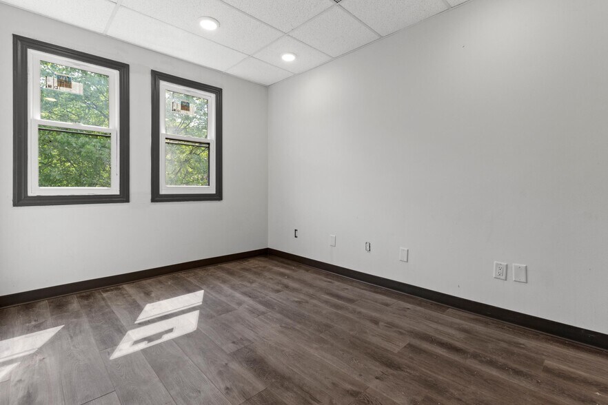 More Photos Of 6080-6090 S 108th St, Hales Corners Office For Sale