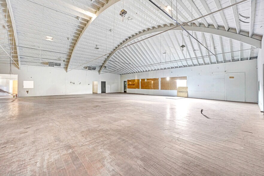 More Photos Of 3472 S Centinela Ave, Los Angeles Freestanding For Sale