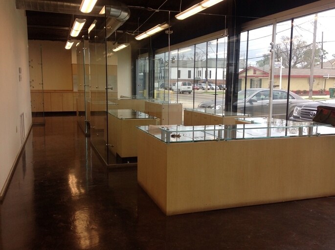 More Photos Of 1120 Lafayette St, Gretna Showroom For Lease