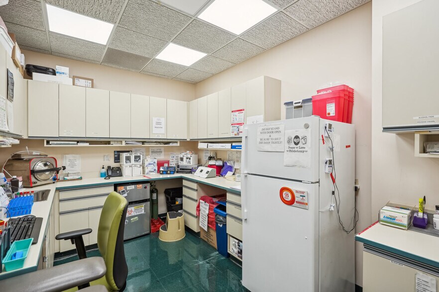 More Photos Of 25 E Willow St, Millburn Medical For Sale