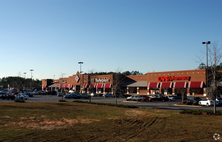 More Photos Of 6300 Grelot Rd, Mobile Storefront For Lease