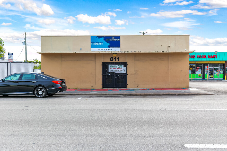 Primary Photo Of 811 S 21st Ave, Hollywood Freestanding For Lease