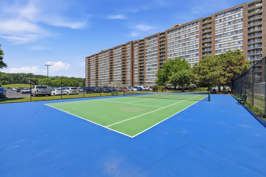 More Photos Of 5441 N East River Rd, Chicago Apartments For Lease