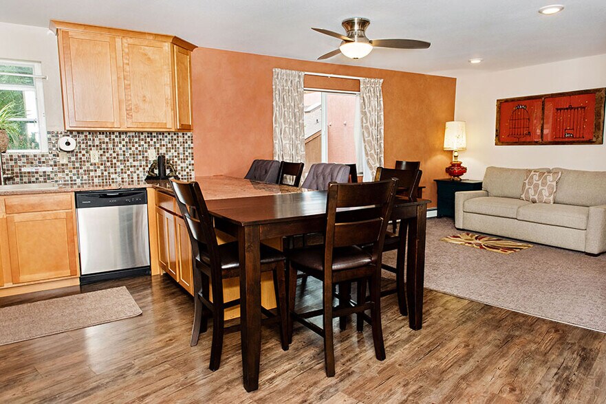 More Photos Of 56 El Paso Blvd, Manitou Springs Hotel For Sale