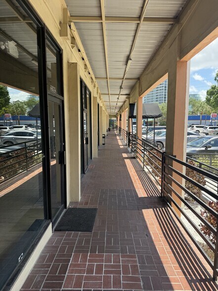 More Photos Of 3215-3217 S Macdill, Tampa Unknown For Lease