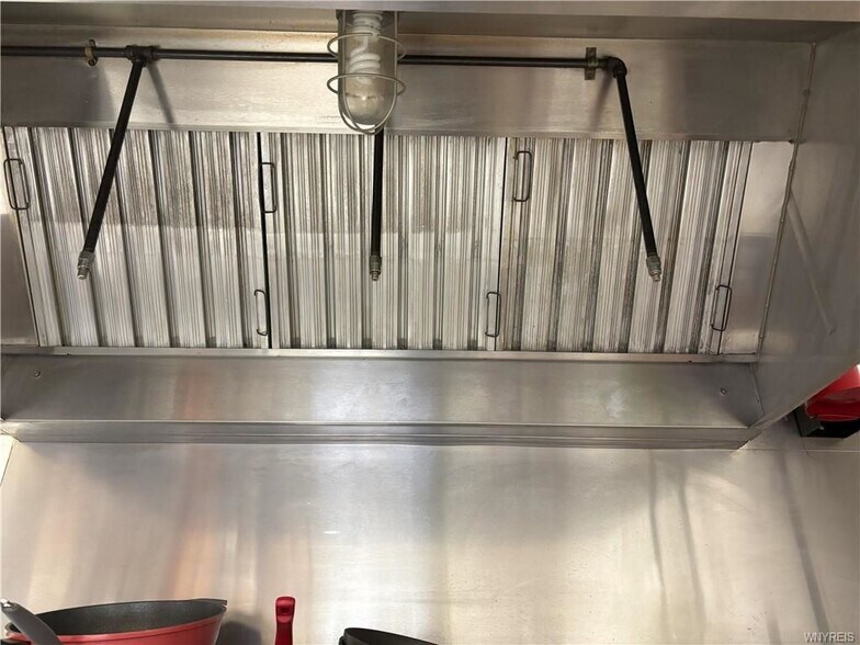 More Photos Of 744 Millersport Hwy, Amherst Freestanding For Sale